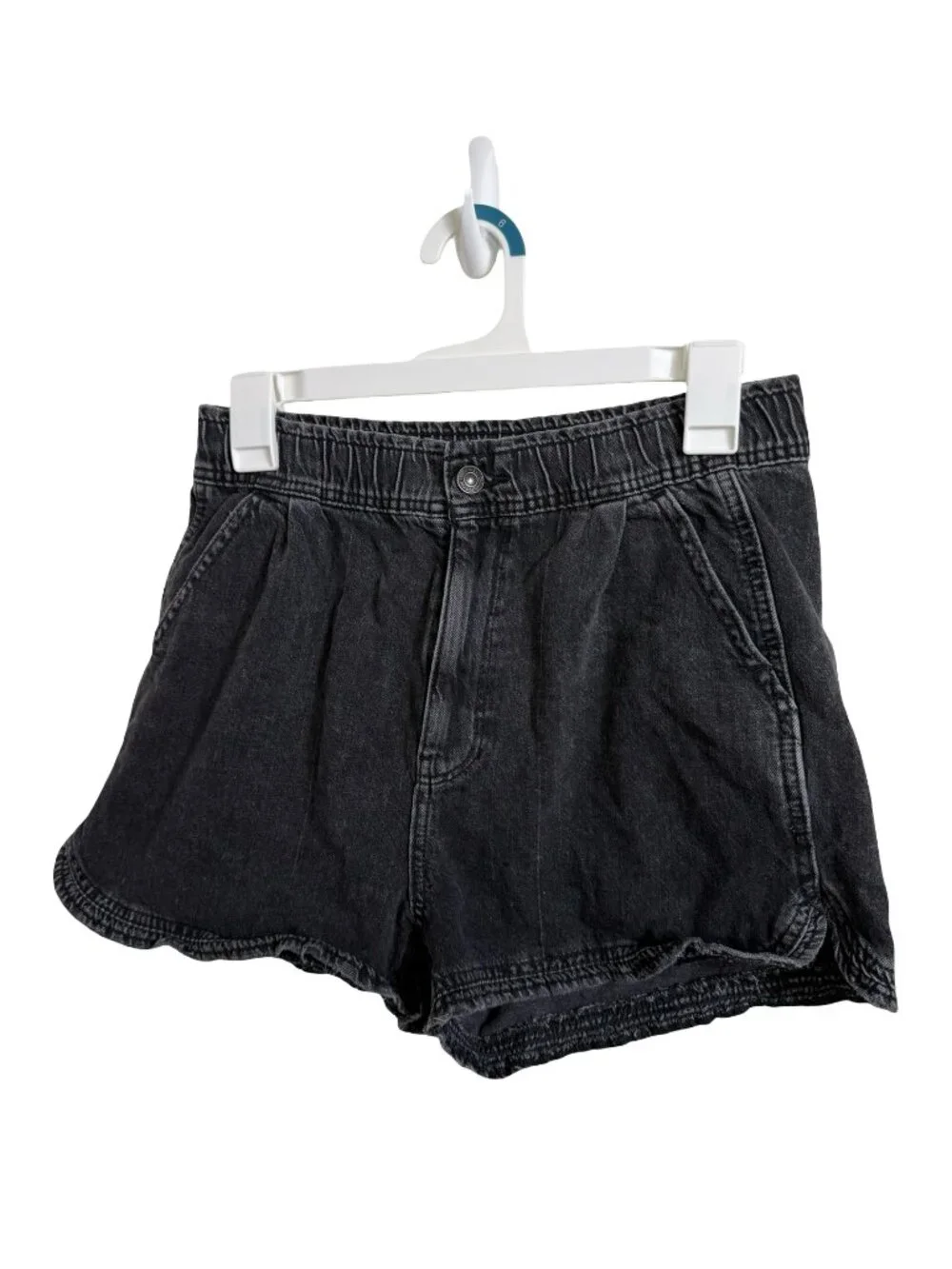 American Eagle Mom Shorts Size 6 Black Wash Ruffle Elastic Waist Stretch